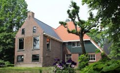 120401_boerderij_voor_1.jpg